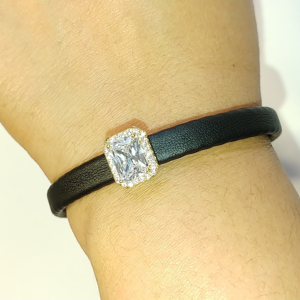 ✨-50%✨ faux leather bracelet NWT